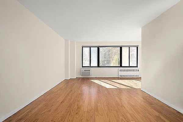 382 Central Park W - Photo 7 of 7