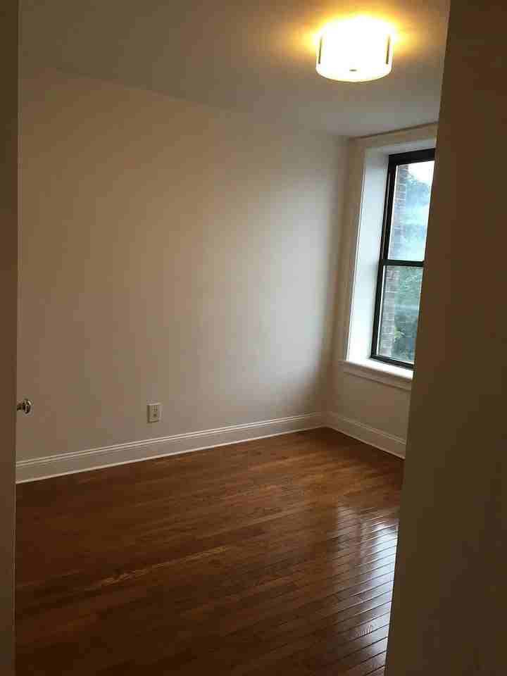 478 Central Park W - Photo 4 of 9