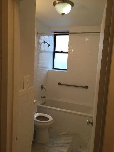 478 Central Park W - Photo 5 of 9