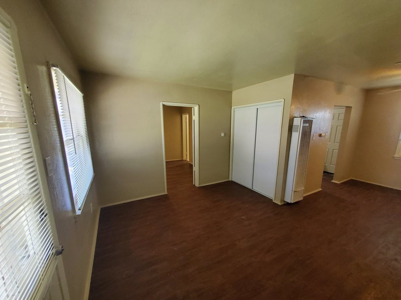 187 E 15th St - Photo 3 of 12