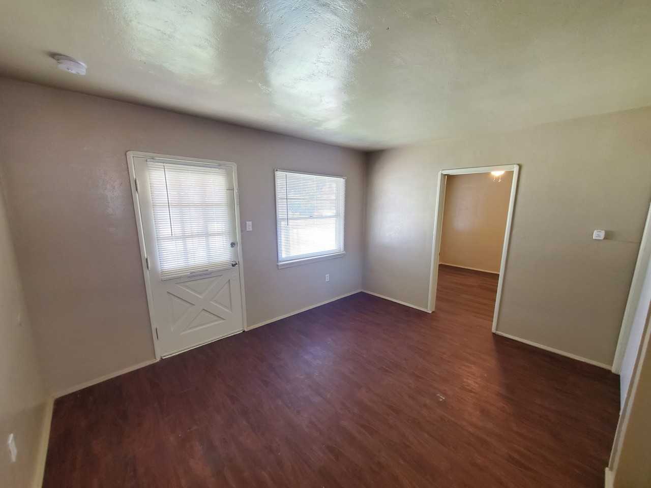 187 E 15th St - Photo 6 of 12