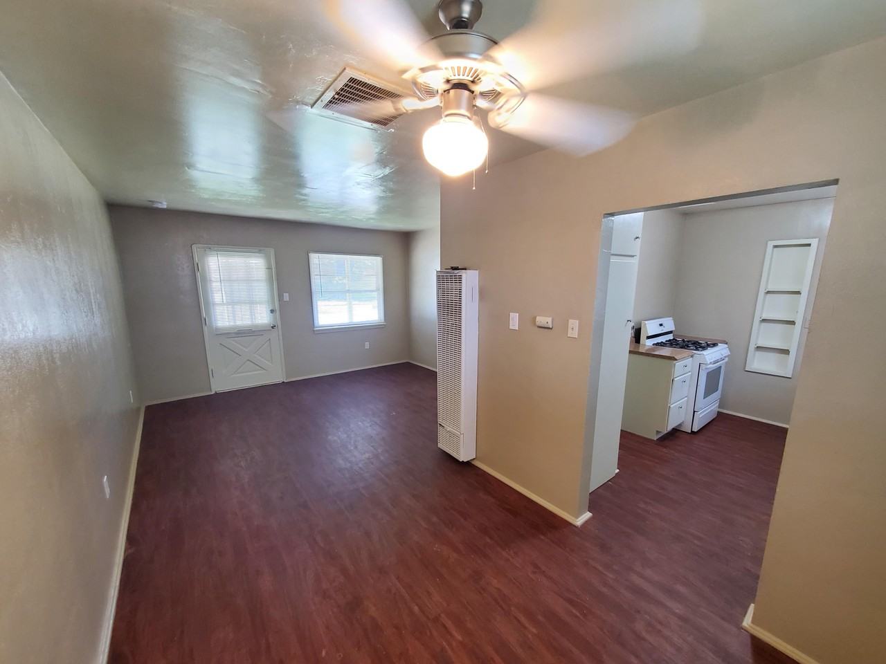 187 E 15th St - Photo 7 of 12