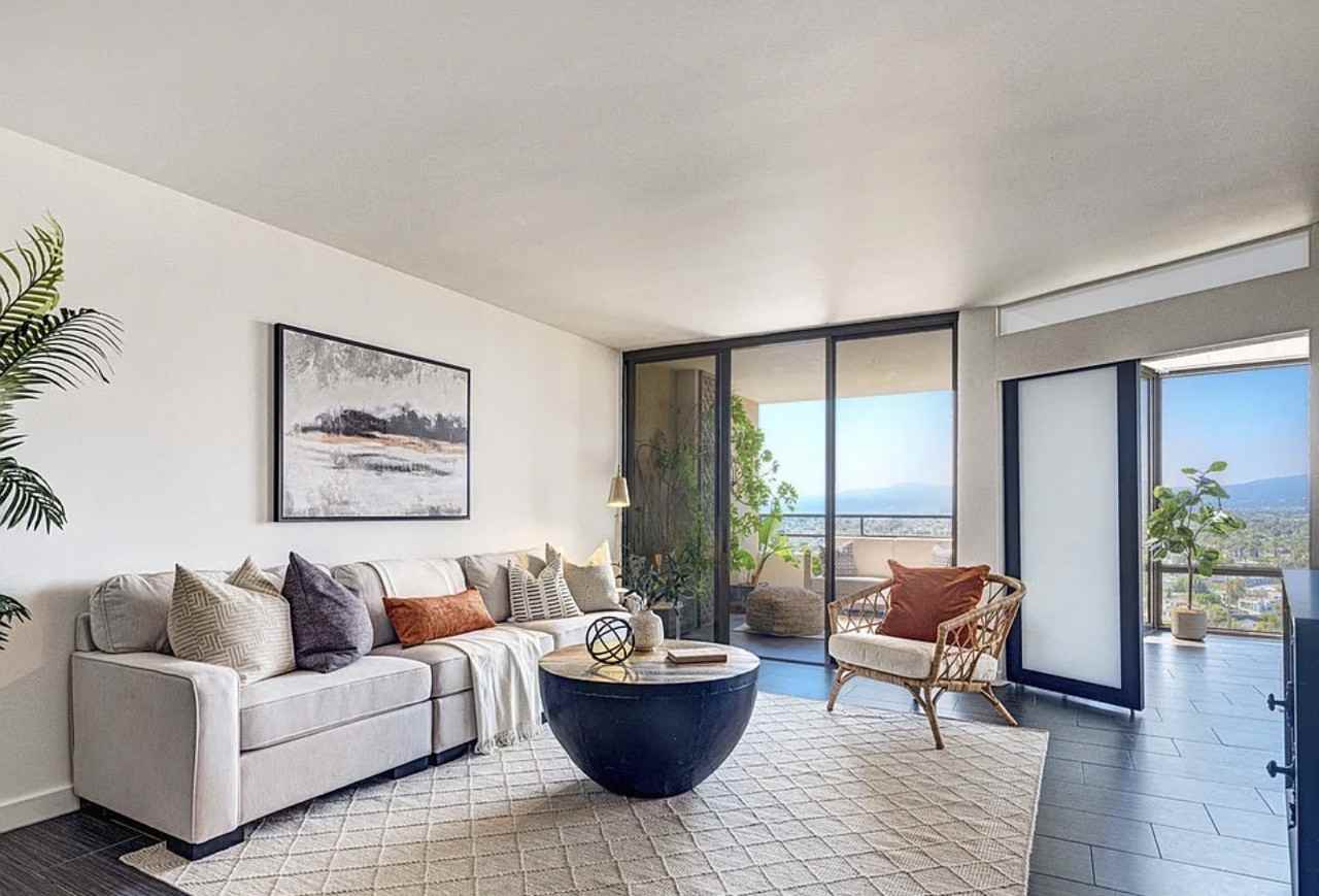 4316 Marina City Dr - Photo 3 of 8