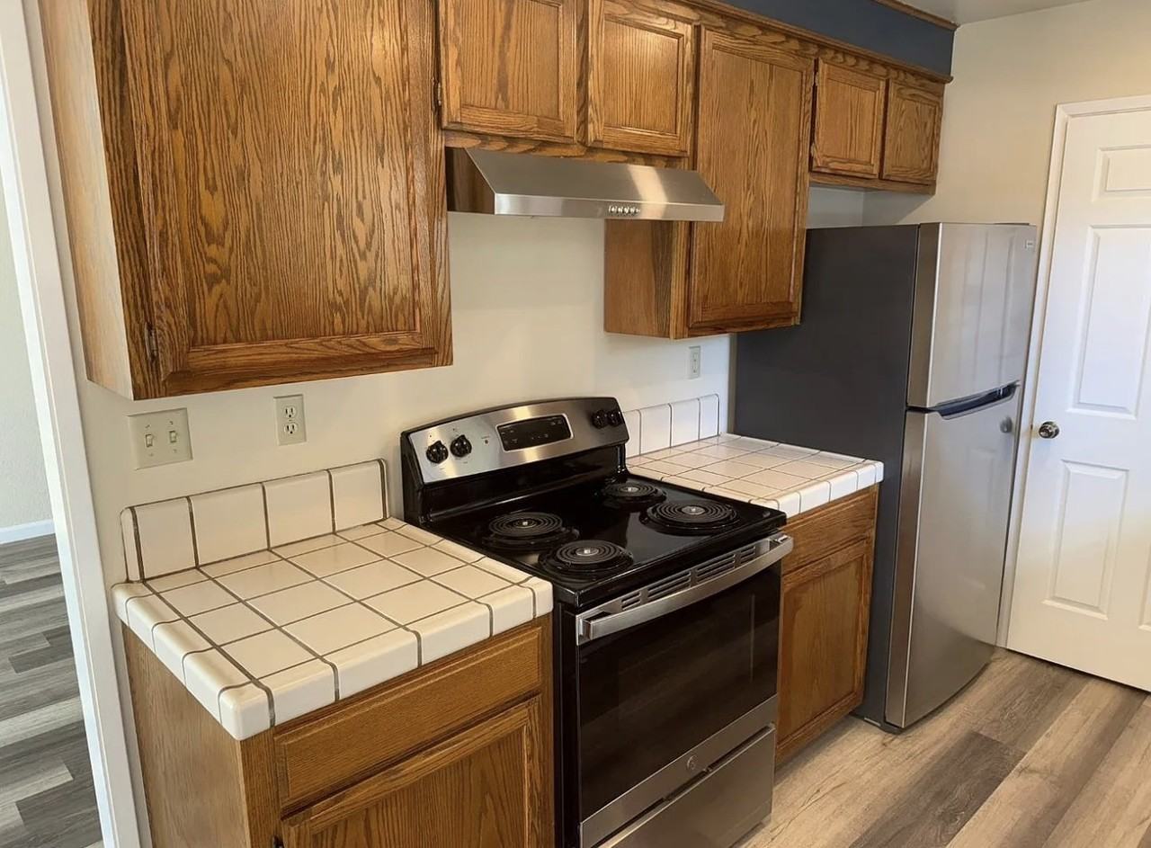 1053 Riker St #6 - Photo 5 of 11