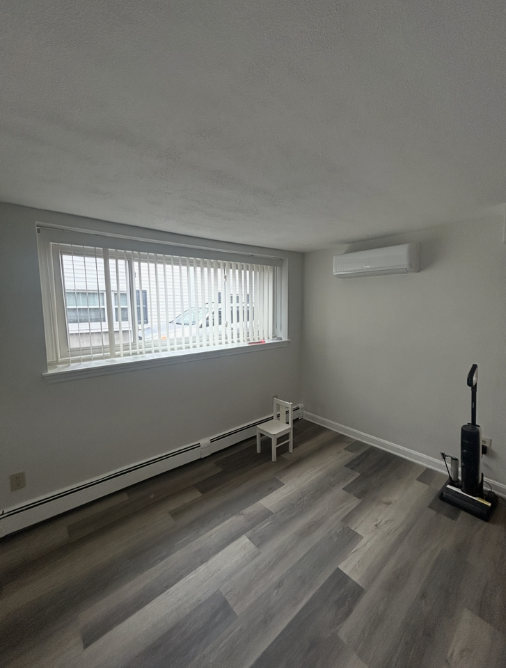 21 Weymouth Ave #1 - Photo 4 of 7