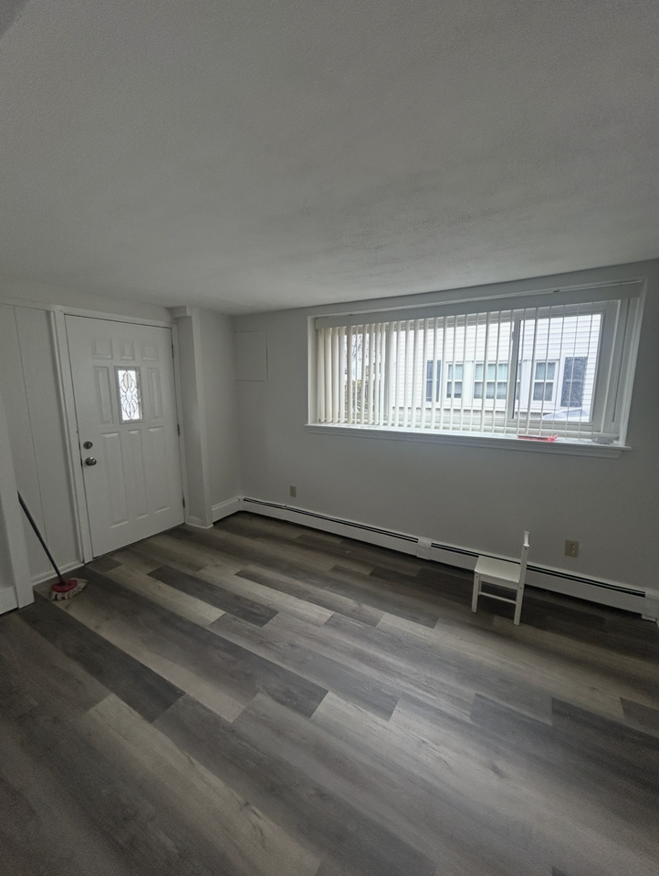 21 Weymouth Ave #1 - Photo 5 of 7