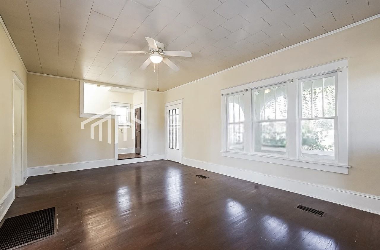 625 Washington Ave - Photo 2 of 7