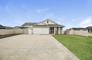 323 S Lightning Ave - Photo 1 of 1