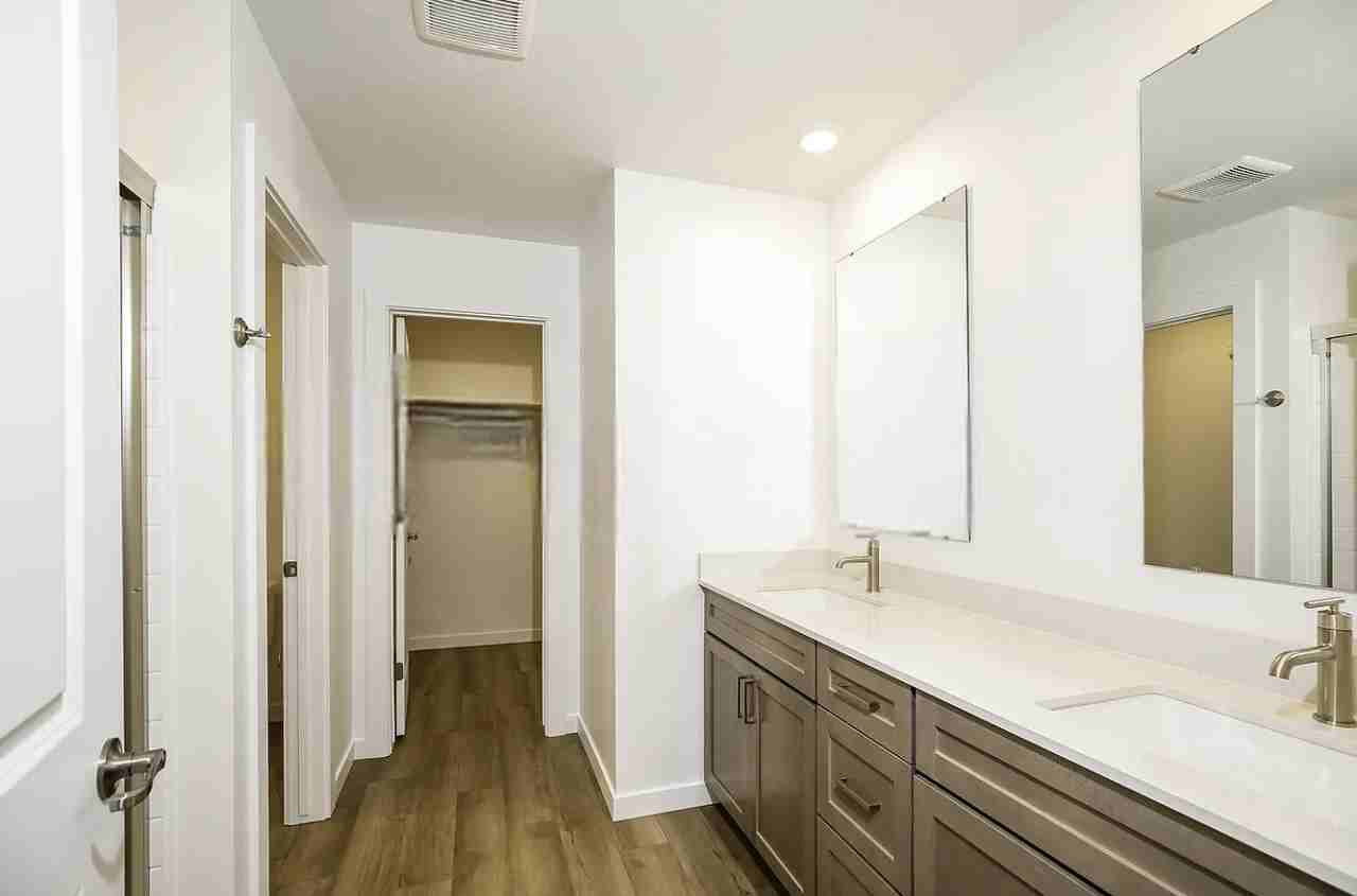 15145 Nimbus Way - Photo 3 of 7