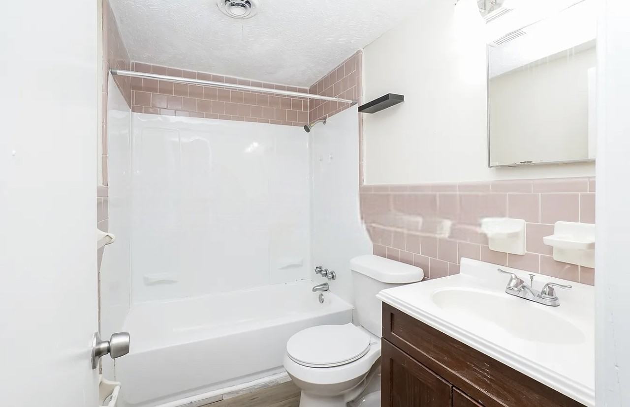 543 Bellevue St - Photo 3 of 6