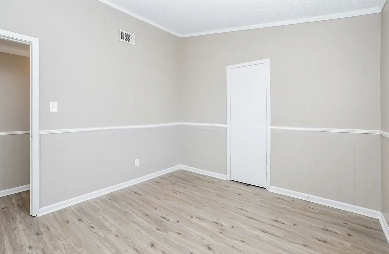 543 Bellevue St - Photo 4 of 6