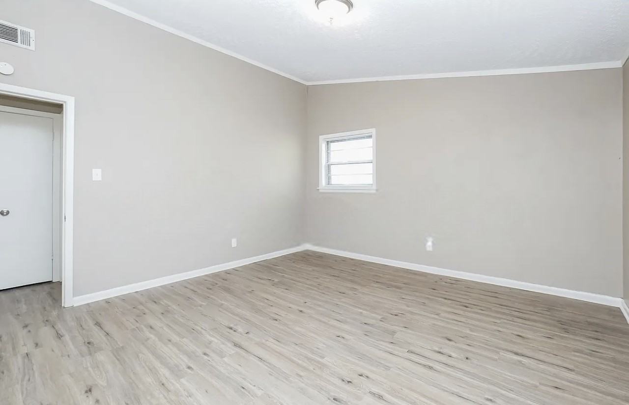 543 Bellevue St - Photo 5 of 6