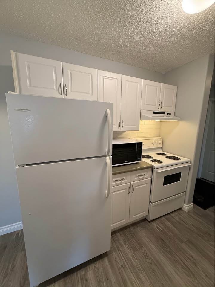 304 40a Ave Nw - Photo 2 of 11