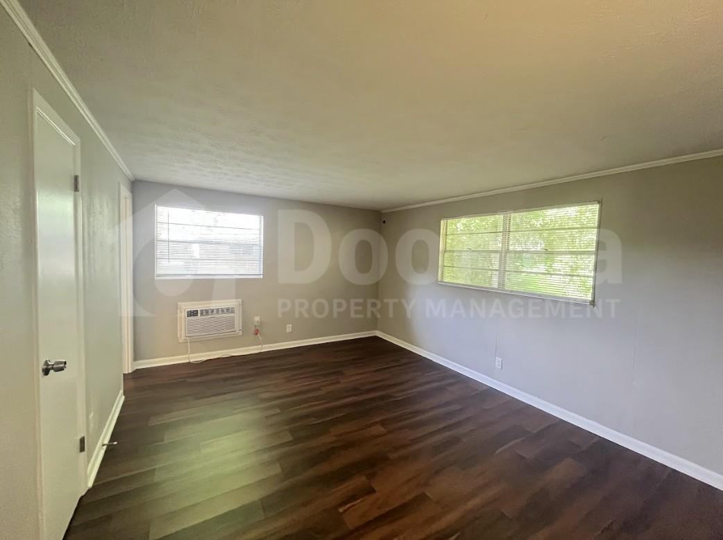 6316 Fabian Dr - Photo 6 of 9