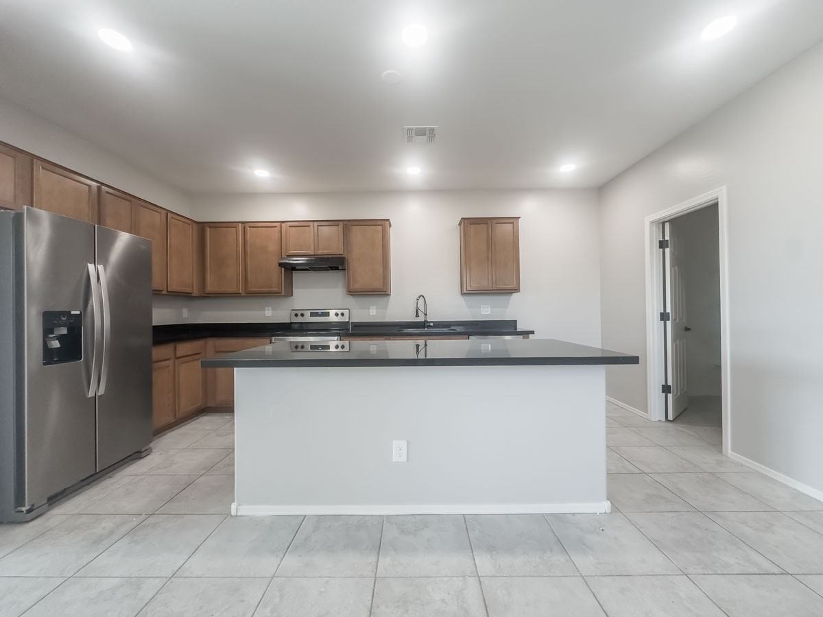 23012 N 178th Ln - Photo 7 of 21