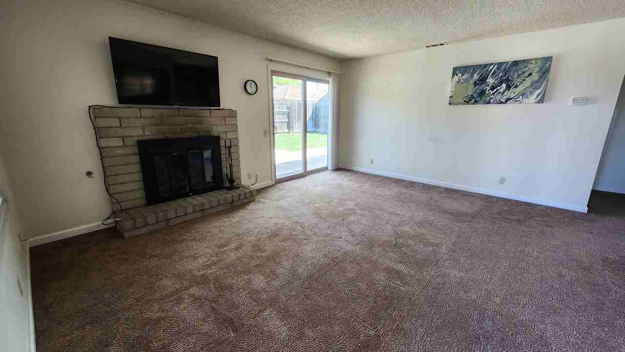 922 Oleander St - Photo 2 of 12