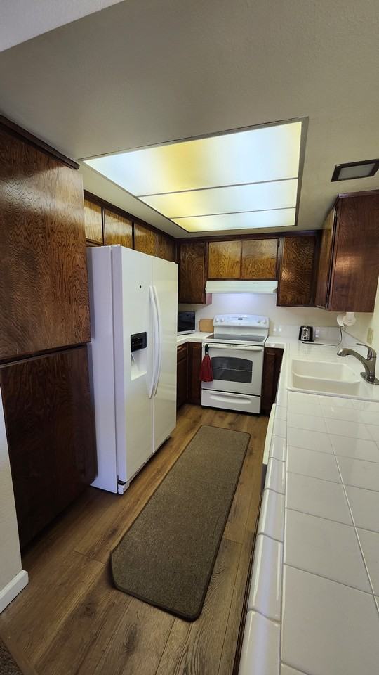 922 Oleander St - Photo 4 of 12