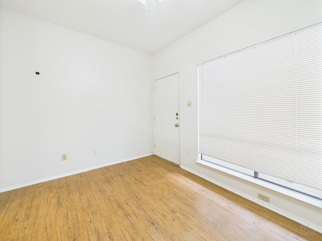 1905 San Gabriel St #103 - Photo 7 of 18