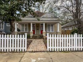 featured image of 521 W Laurel Ave