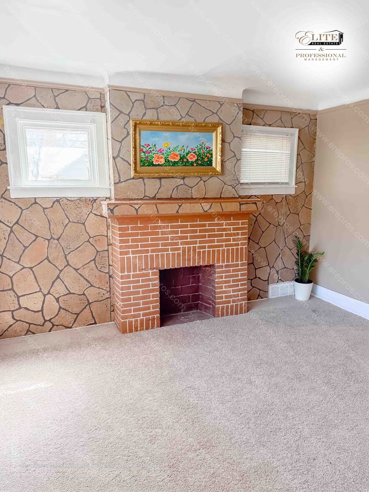14897 Tuller St - Photo 2 of 24