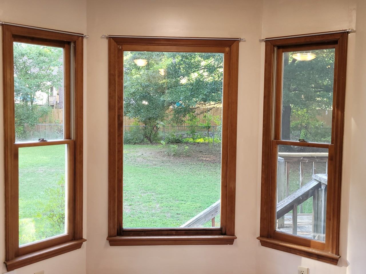 4009 Omer Ln - Photo 5 of 30