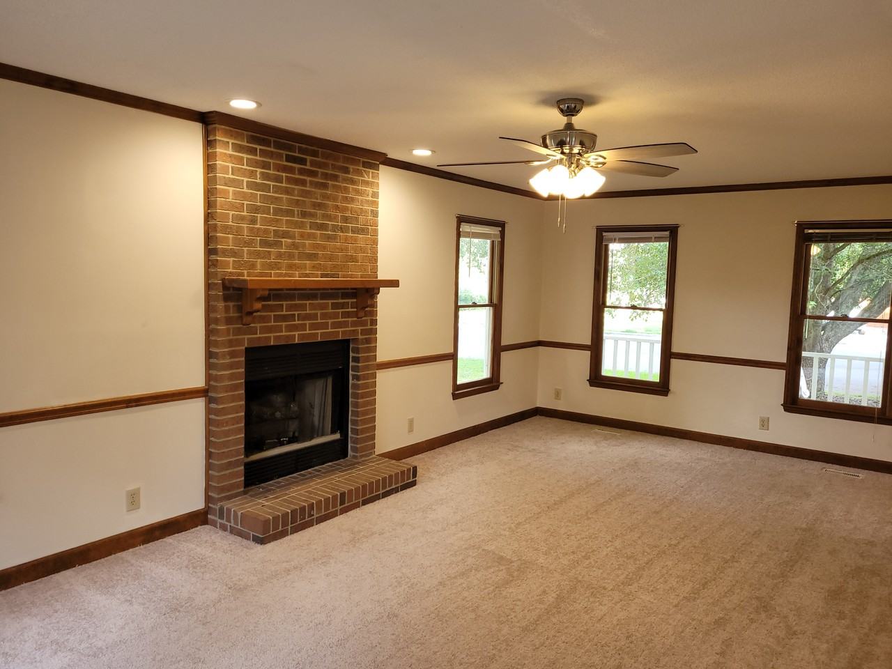 4009 Omer Ln - Photo 7 of 30