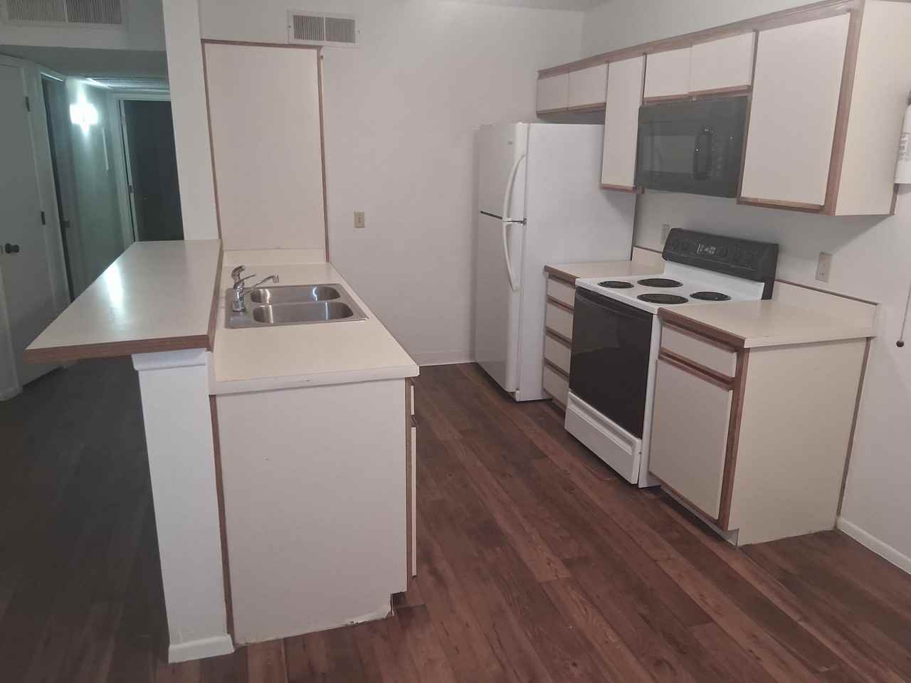 1668 W Park Wood Ln - Photo 6 of 27