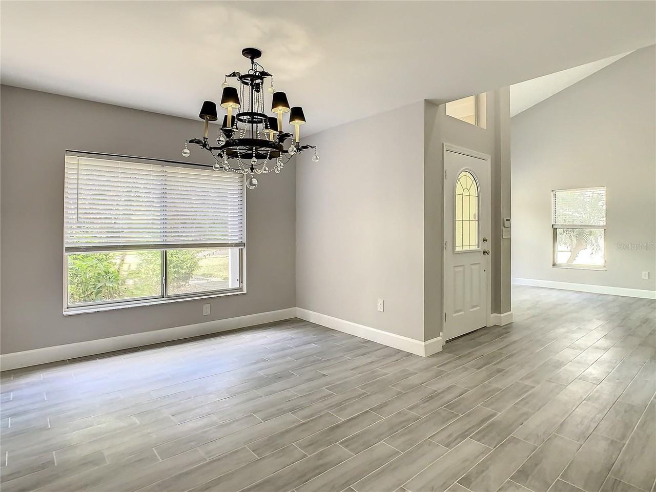 6708 Yardley Way - Photo 3 of 26