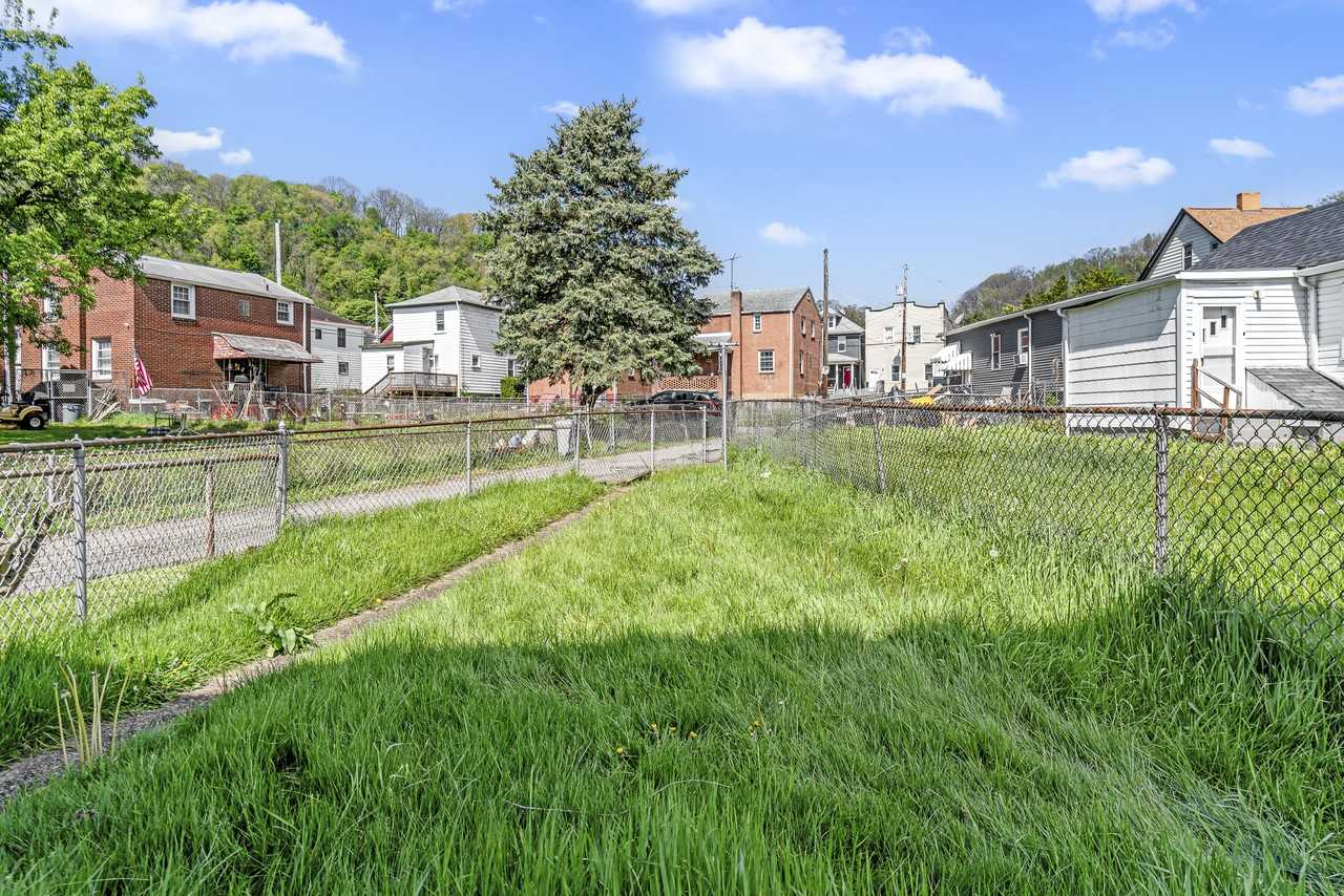 1116 11th St - Photo 3 of 26