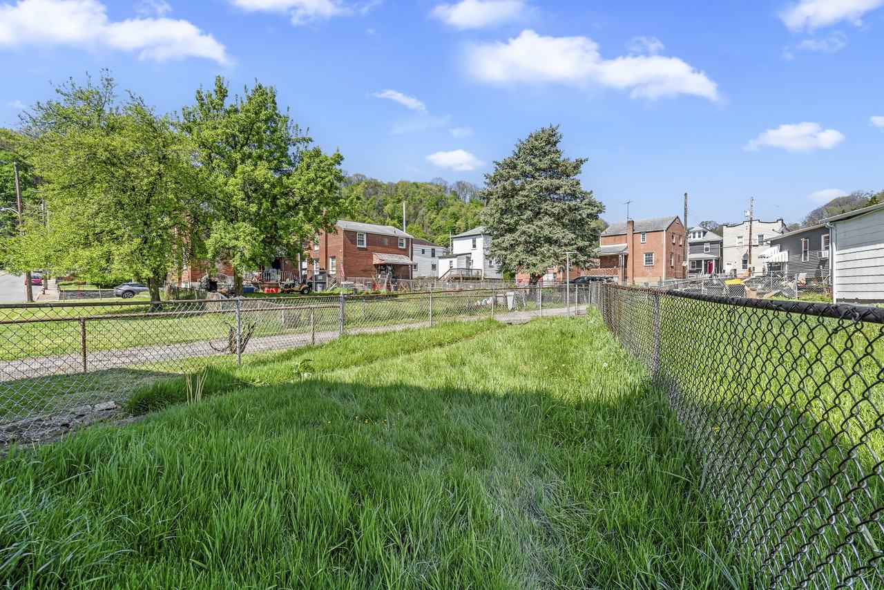 1116 11th St - Photo 5 of 26