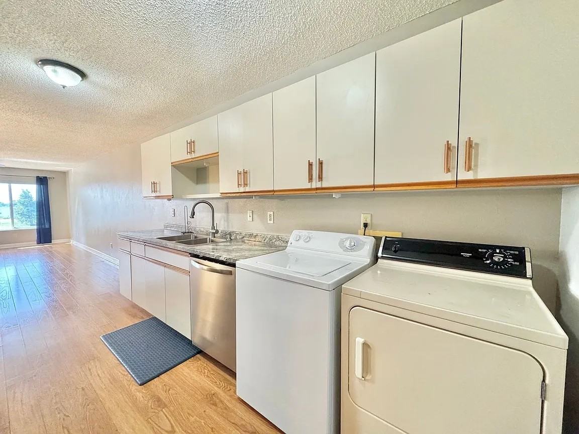 398 Winter Ridge Blvd - Photo 5 of 17