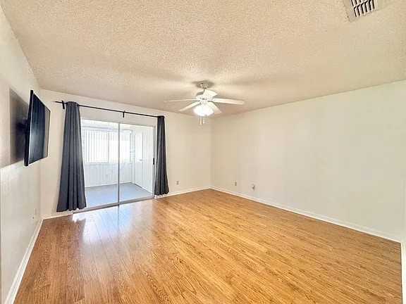 398 Winter Ridge Blvd - Photo 6 of 17