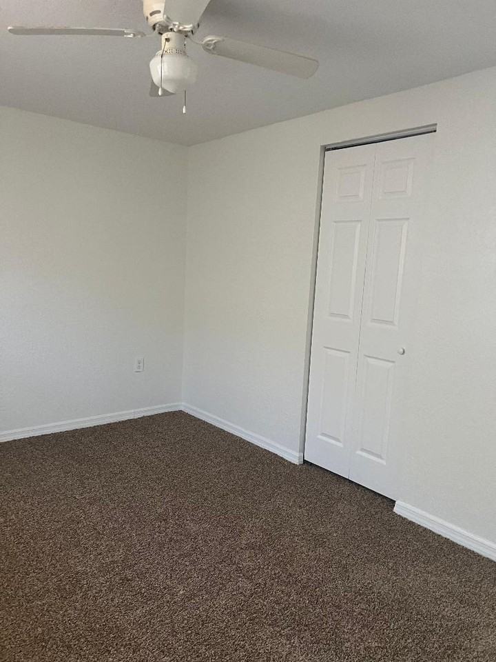 6300 Limerick Ave - Photo 7 of 14