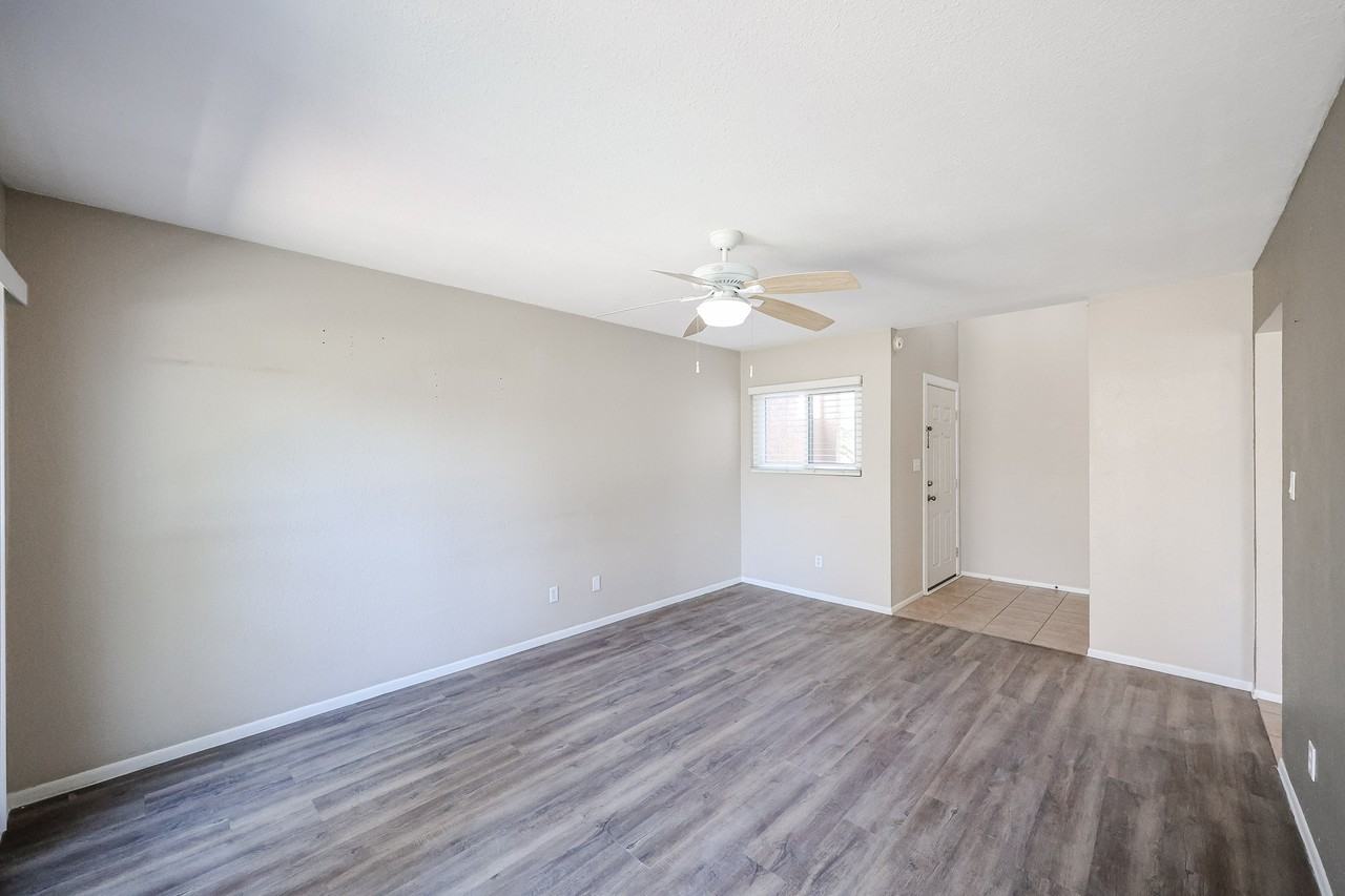 4555 W Continental Dr - Photo 7 of 50