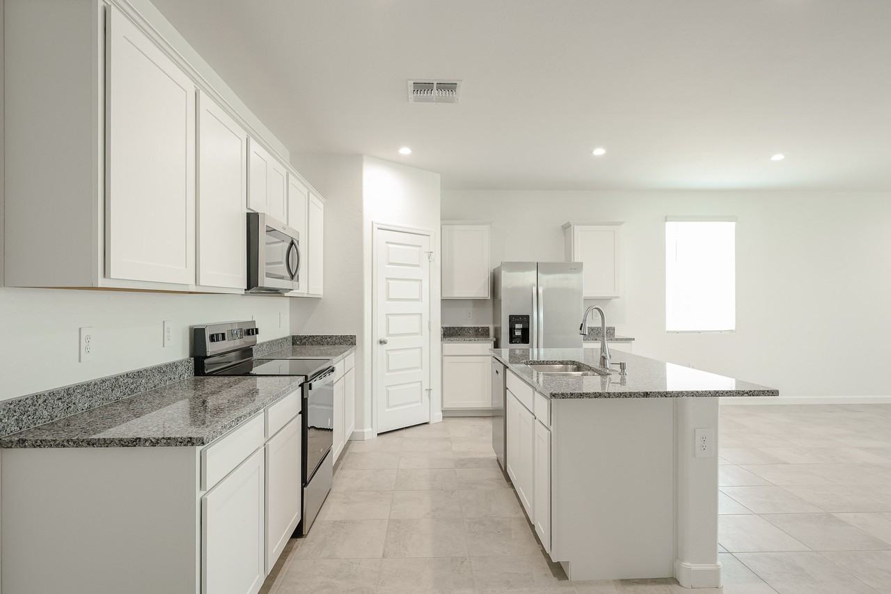 38060 W Frascati Ave - Photo 2 of 35