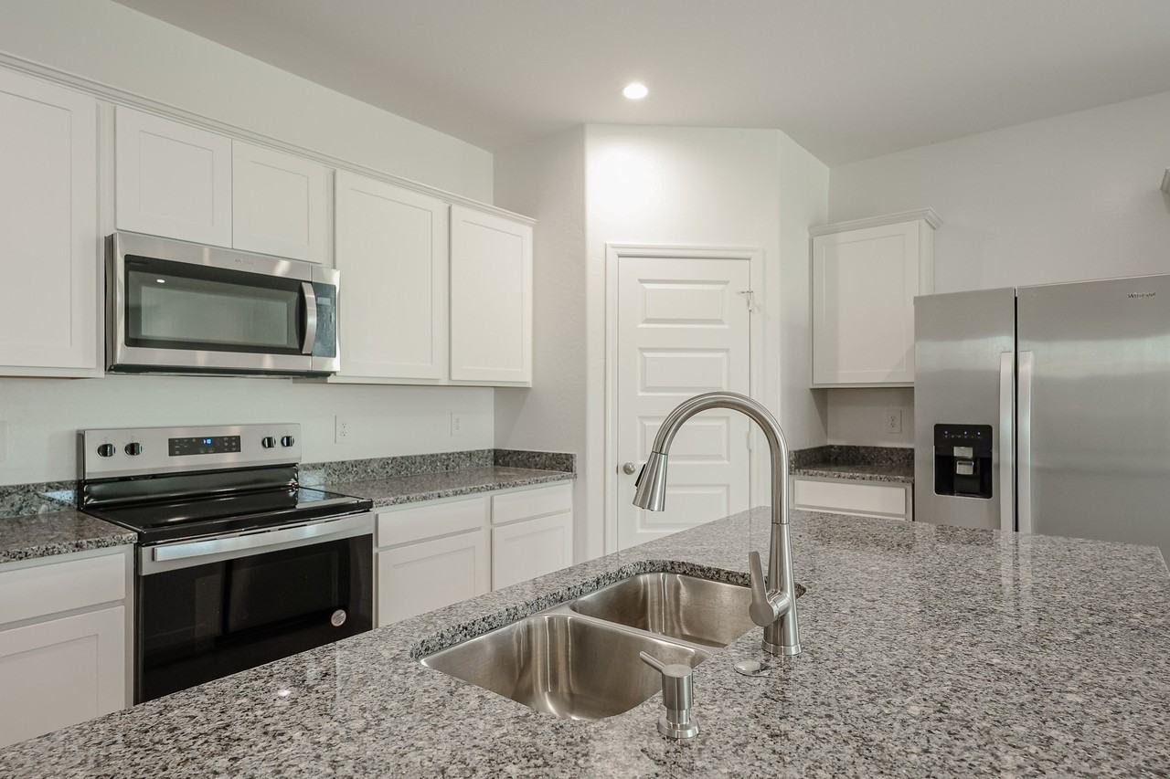 38060 W Frascati Ave - Photo 6 of 35