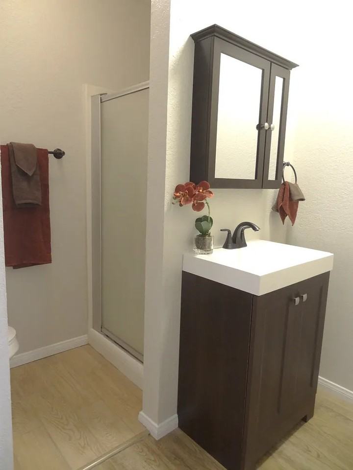 24311 Canyon Lake Dr N - Photo 3 of 12