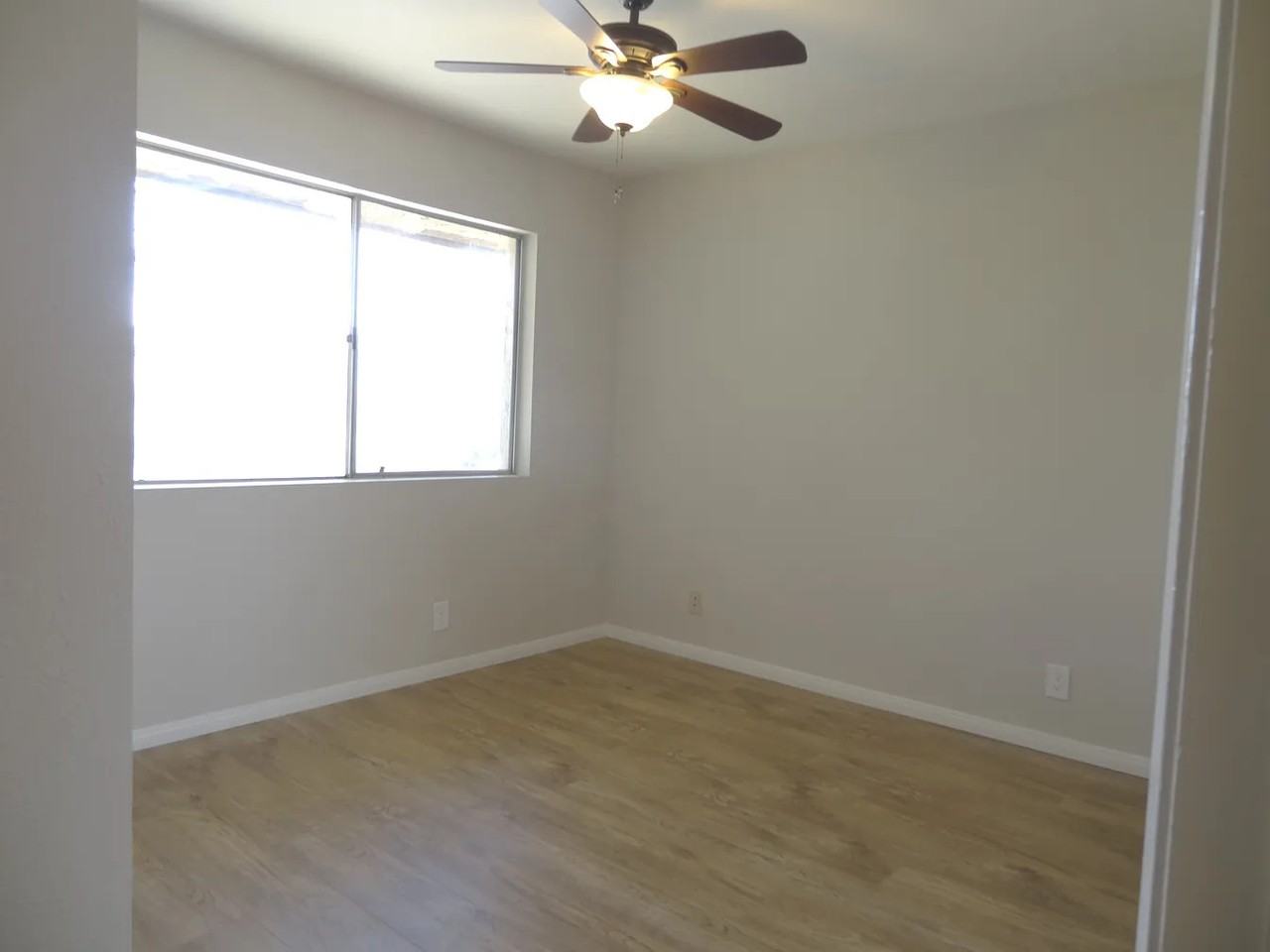 24311 Canyon Lake Dr N - Photo 5 of 12