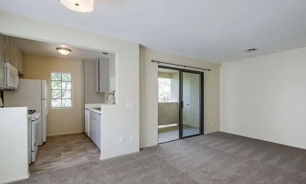 10305 Azuaga St - Photo 2 of 7