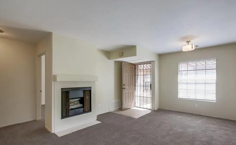 10305 Azuaga St - Photo 5 of 7