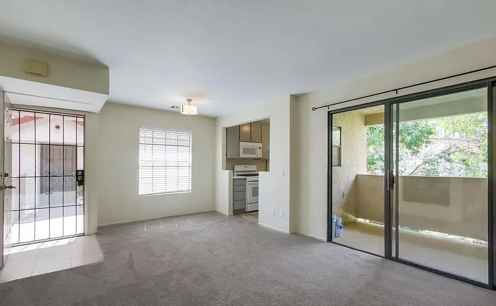 10305 Azuaga St - Photo 7 of 7