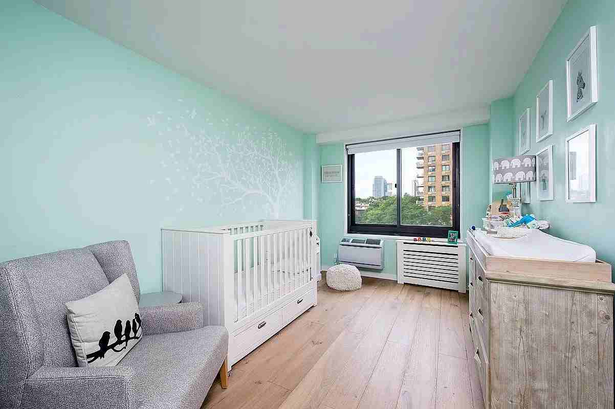 195 Willoughby Ave - Photo 2 of 7