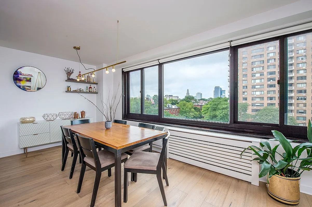 195 Willoughby Ave - Photo 6 of 7