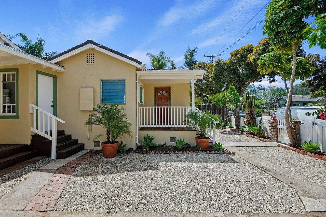 1330 Chino St - Photo 6 of 7