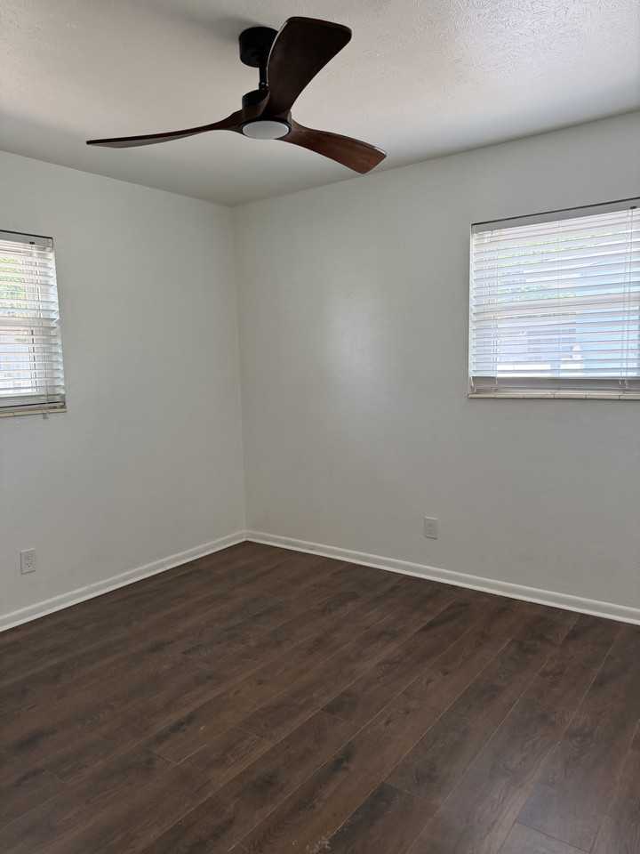 4429 W Iowa Ave #NA - Photo 6 of 7