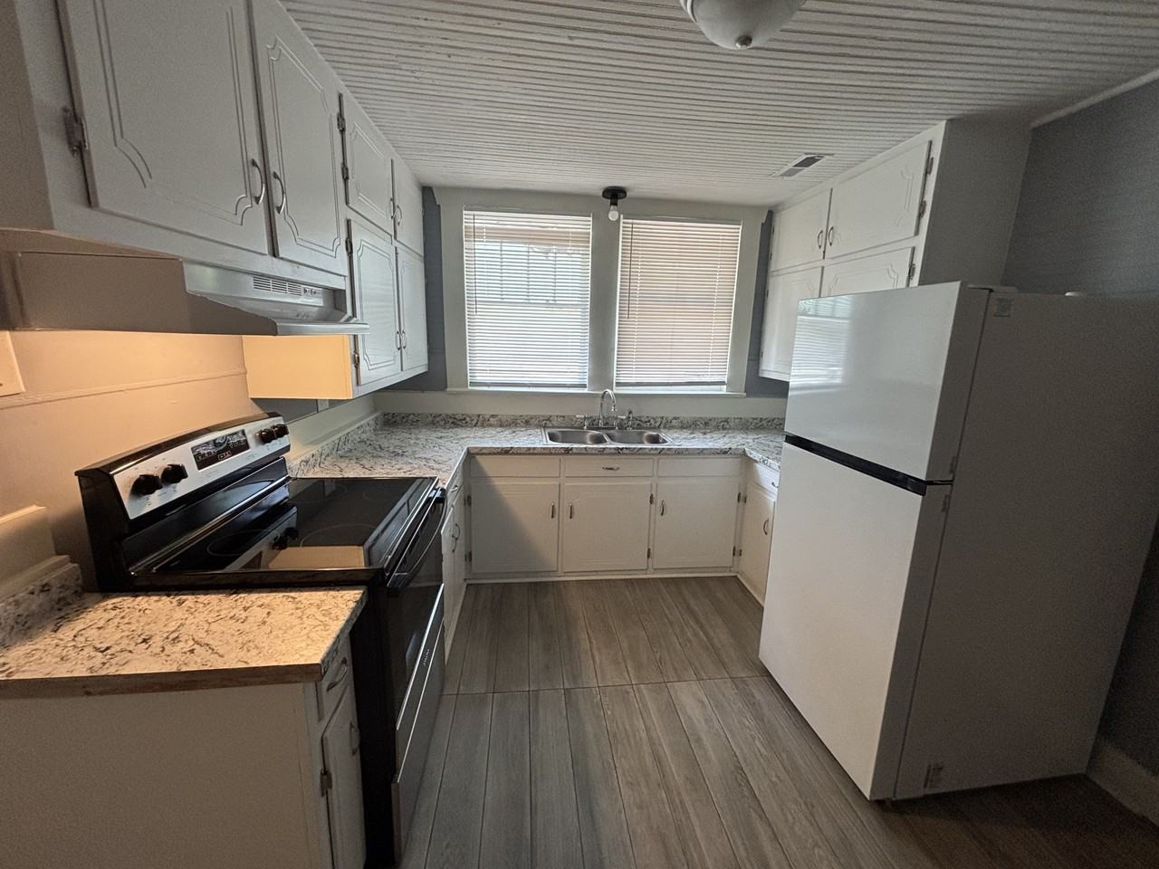 2117 Moore Ave #NA - Photo 2 of 14