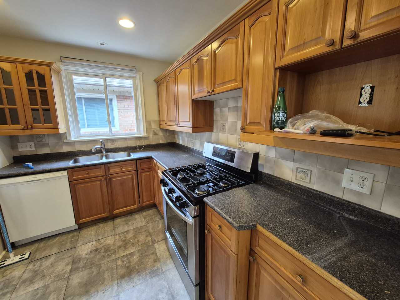 58 Mooregate Avenue #Main - Photo 6 of 21