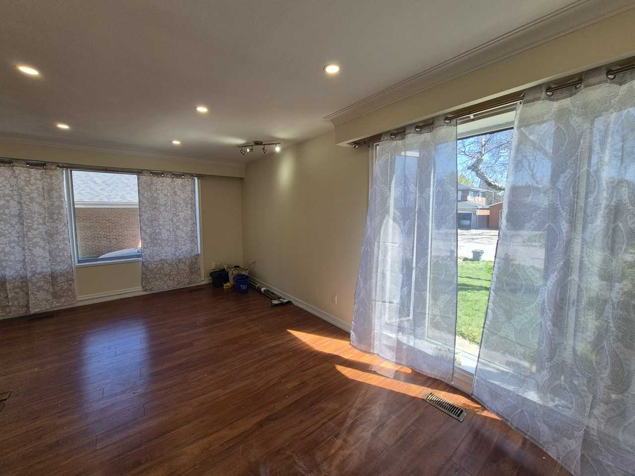 58 Mooregate Avenue #Main - Photo 5 of 21