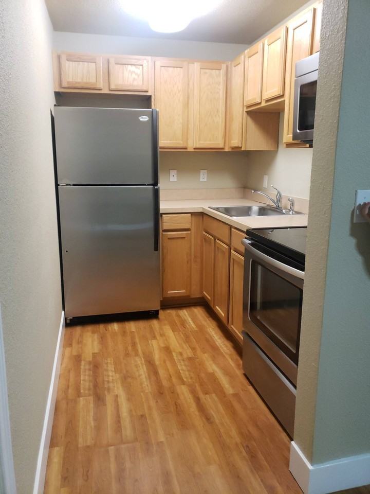 Sunrise Suites Auburn - Photo 7 of 8