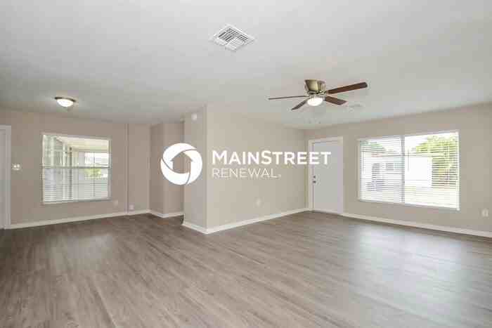 3019 Clay Cir - Photo 4 of 16